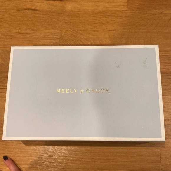 Neely & Chloe Velvet Flats. - Picture 7 of 7